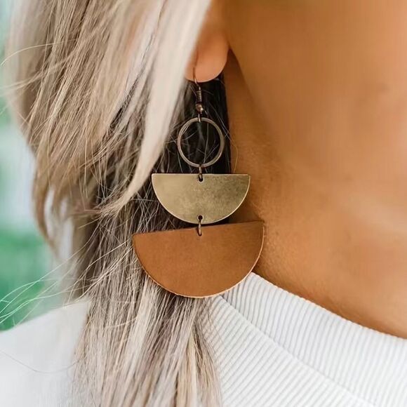 NEW … Retro Semi-Circle Leather Earrings - Picture 1 of 7